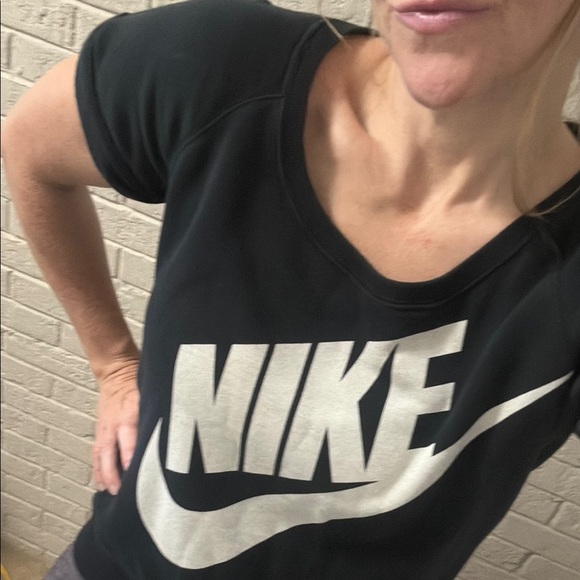 Nike Black and Off-White Logo Tee - Picture 10 of 10